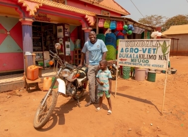 Research: How Can We Help Farmers Access Quality Advice and Inputs?